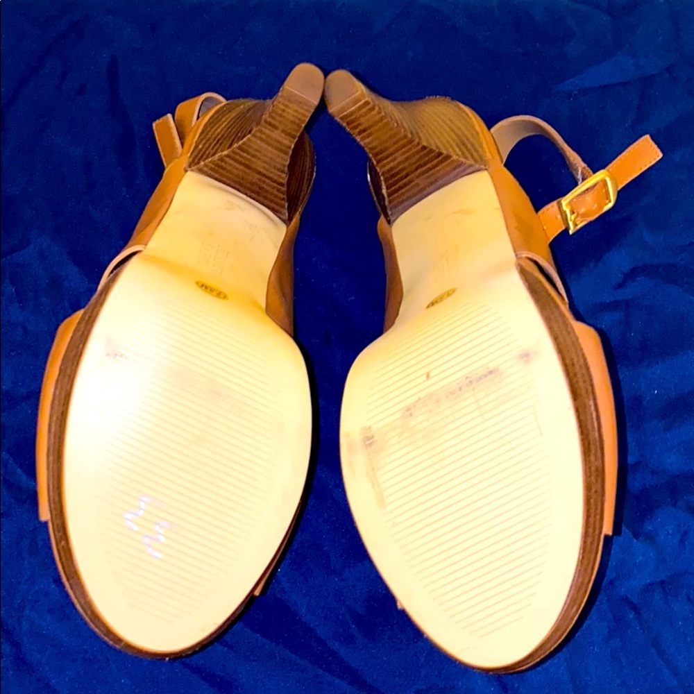 Tan Heels - Picture 4 of 5